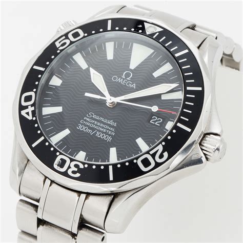 reloj omega seamaster professional chronometer 300m 1000ft|omega seamaster 300m quartz price.